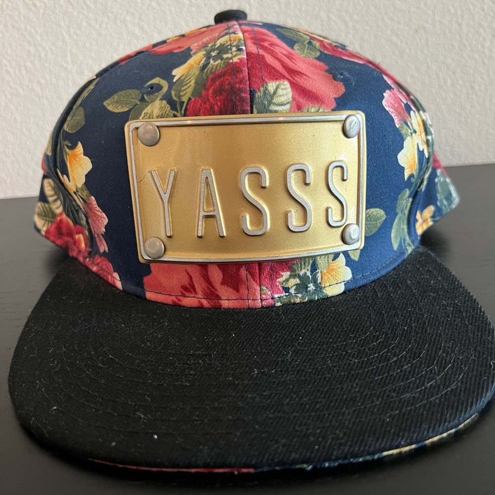 ROJASONLINE Floral Gold Plated Yasss Hat NWOT